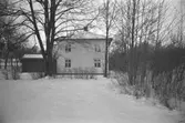 Kvarnfallet 31 i Grevedämmet, hösten 1994. Boningshus av trä, Gröna huset, G-18, uppfört under 1890-talet.
