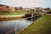Foto taget utmed Mölndalsån år 1993. Detta är rondellen över Göteborgsvägen till Tempelgatan.