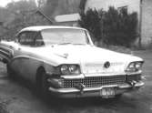Buick - en 1950-tals bil, fotad snett framifrån. Bilden togs i samband med utställningen 