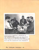 Invigningskaffe Sundbyberg 6, Skogsbacken 24 den 18 november
1957. Anna Scherstein serverar kaffe till från vänster Stig Schewin,
Postmästare C-G Dagobert, Gösta Åhman, Herta Stensson och Gösta
Pettersson 
