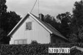 Byggnadsinventering i Lindome 1968. Annestorp 1:54.
Hus nr: 570D3012.
Benämning: permanent bostad.
Kvalitet: mycket god.
Material: trä.
Tillfartsväg: framkomlig.
Renhållning: soptömning.