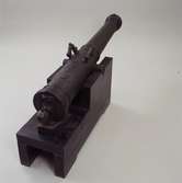 Artilleri kanon framladdningsslätborrad gjuten 1679