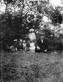 Einar Bergström, Olle Liljefors, Gusten Widerbäck, Carin Liljefors, Knut Stangenberg och Signe Liljefors, Berthåga, Uppsala 1901