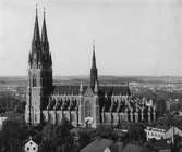 Uppsala domkyrka med omnejd
Exteriör