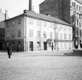 Sveavägen, Stockholm
Exteriör

Svensk arkitektur: kyrkor, herrgårdar med mera fotograferade av Arkitekturminnesföreningen 1908-23.