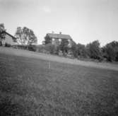 Stora Åsen, Bohuslän
Exteriör

Svensk arkitektur: kyrkor, herrgårdar med mera fotograferade av Arkitekturminnesföreningen 1908-23.