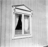 Södertälje eller Trosa, Södermanland
Exteriör

Svensk arkitektur: kyrkor, herrgårdar med mera fotograferade av Arkitekturminnesföreningen 1908-23.