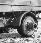 Lastbil med kran, Arméförvaltning
Detalj med kraftöverföring från hjulaxeln.