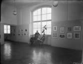 Utställning med konkret konst på Galerie Blanche 1949
Grupporträtt med konstnärerna Karl Axel Pehrson, Pierre Olofsson och Olle Bonniér