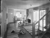 Villa, Djursholm
Lekande barn
Interiör