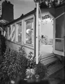 Sven Markelius villa i Kevinge, Danderyd
Trädgårdsentré i kvällsljus
Exteriör