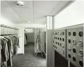 Läroverk, Växjö
Korridor med kappor och runda fack
Interiör