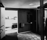 villa Viktorsson
Interiör, Roy Viktorssons villa. Tambur med öppen dörr mot sovrum