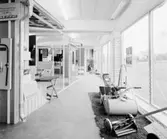 Lagercentral
Interiör, utställning av gräsklippare.