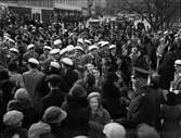 Sista april-firande, Drottninggatan och Fyristorg, Uppsala 1935