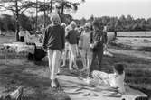 Teaterföreställning med Lindome judoklubb vid Barnsjön i Lindome, år 1984.

För mer information om bilden se under tilläggsinformation.