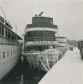 S/S Norrskär byggd 1910 vid Nybrokajen, Stockholm den 20:e december.
1983 omfattande reparationsarbeten ombord