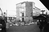 Hus på Frölundagatan i Mölndals centrum, år 1983.
Fotografi taget av Harry Moum, HUM, Mölndals-Posten, vecka 6, år 1983.