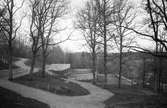 Den nya utbyggnaden av Kållereds kyrkogård, år 1983.

För mer information om bilden se under tilläggsinformation.