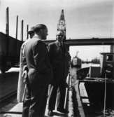 PM3 Yankeecylinder, transport - sjö.
Tre okända män.