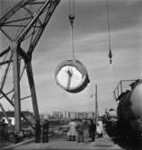 PM3 Yankeecylinder, transport - sjö.
Några män är med på bilden.