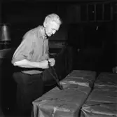 Säkerhetstjänst, uppklippning av bal.
Artur Svensson.