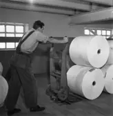 Säkerhetstjänst, transport rullar.
En man med på bilden.