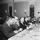 Göteborgs boktryckareförening på Grand Hotel, nov. 1950.
En grupp okända män.