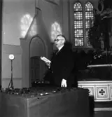 Medaljutdelning i Mölndals kyrka, 24/9-1950.