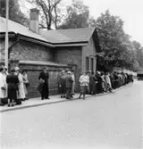 Fabriksvisning för anställdas anhöriga den 19 maj 1953.
