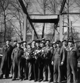 Den mittersta ´mannen med blomsterkvast ärJohan Andersson 