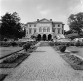 Reportage från pressvisningen den 29/8 1955.