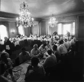 Reportage från pressvisningen den 29/8 1955.