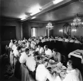 Reportage från pressvisningen den 29/8 1955.