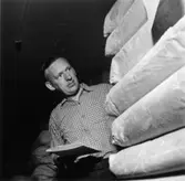 Reportage från pressvisningen den 29/8 1955. Anders Eliasson.