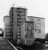 Byggnad N:o 6, tillbyggnad 1954. Fasad.