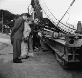 PM 2 N Yankeecylinder, transport.
Enn grupp okända män