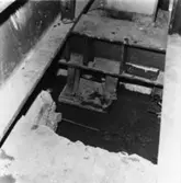 Byggnad 19. Förstärkning av bjälklag genom megapålning.