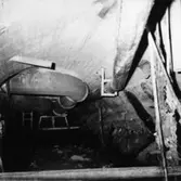 Avloppskanal. 1. Kondensturbins kylvattenrör.
Foto: Ingenjör Wiggo Odenius.