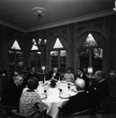 Utdelning av minnesgåvan den 31/10 1970. Middag på Villa Papyrus. (75-årsjubileum).