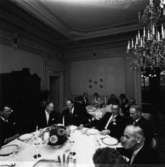 Utdelning av minnesgåvan den 31/10 1970. Middag på Villa Papyrus. (75-årsjubileum).