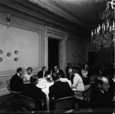 Utdelning av minnesgåvan den 31/10 1970. Middag på Villa Papyrus. (75-årsjubileum).
