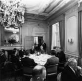 Utdelning av minnesgåvan den 31/10 1970. Middag på Villa Papyrus. (75-årsjubileum).