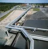 Exteriörbild från Papyrus Nymölla AB. Ledning från massabruket.