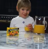 Juiceförpackning. Fotografi för Papyrus årsberättelse 1981.
Foto: Sten Granath, Wezäta.