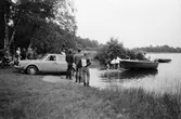 Kållereds Motorklubb har sommarfinal vid Stretereds brygga i Kållered, år 1983. Sjösättning av båt. 