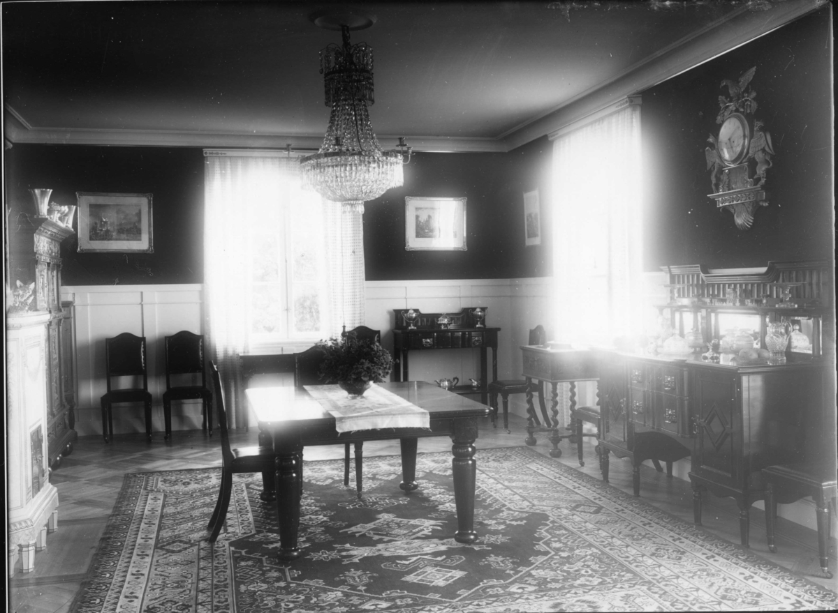 Calla Helena Sundbeck, Matsalen från salongen, landshövdingskan Thérèse Rydins fastighet.