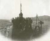 Provtur med ubåten HVALEN. Gruppbild för om tornet.