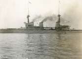 Brittiska örlogsfartyg. Vid Gibraltars redd. Den Brittiska slagkryssaren HMS Inflexible, byggd 1908