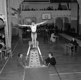 Gymnastiktävling i Huskvarna idrottshus.